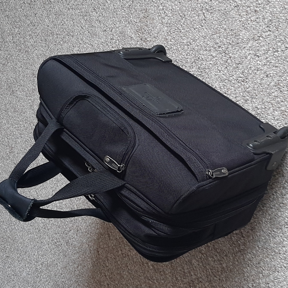 Atlantic Wheeled Briefcase. - Picture 4 of 15